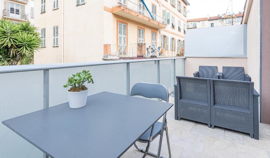 Studio Cozy Avec Terrasse N12 Nisa Exterior foto